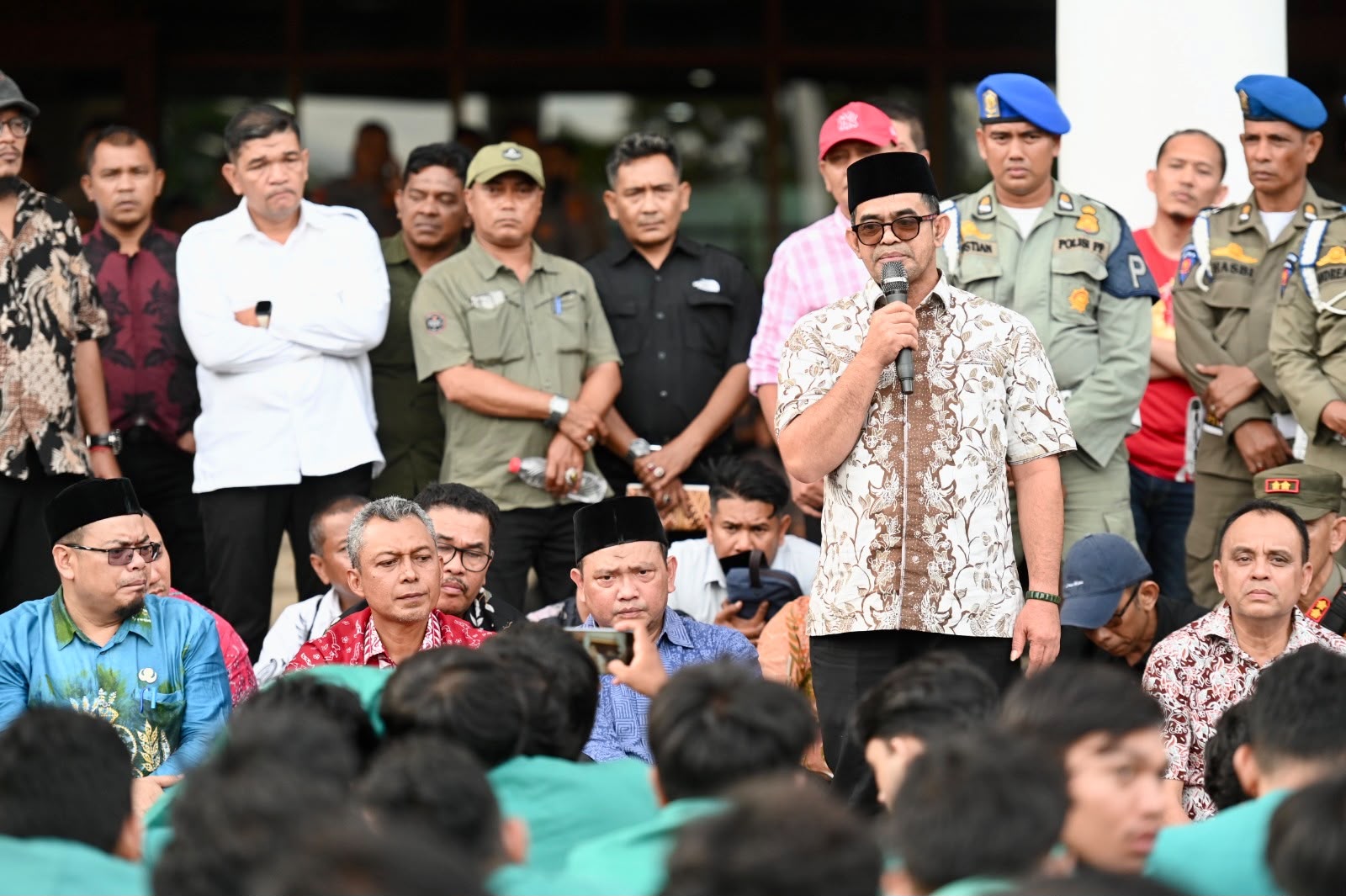 Terima Demo Mahasiswa USK, Plt Sekda Aceh: Kami Tidak Eksklusif, Komunikasi Terbuka Setiap Saat